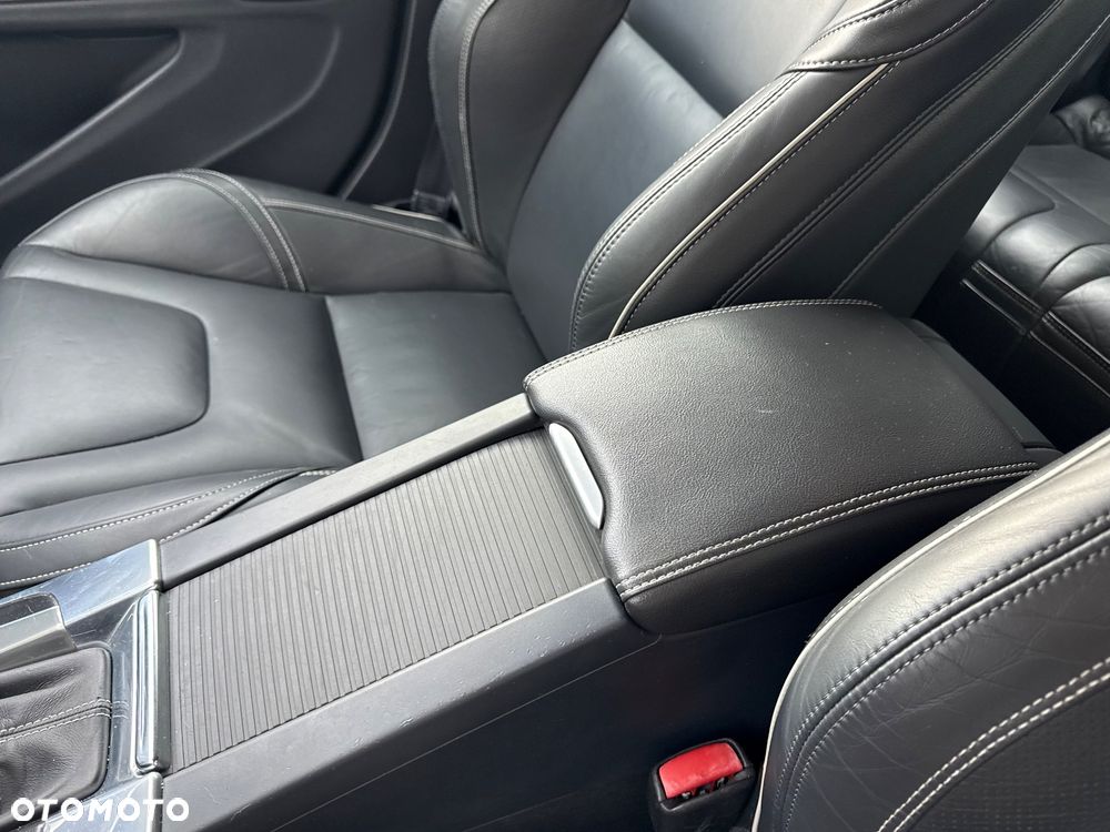 Volvo V60 D4 Geartronic RDesign - 22