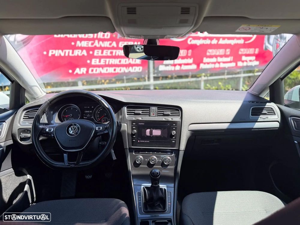 VW Golf 1.6 TDI Confortline - 14