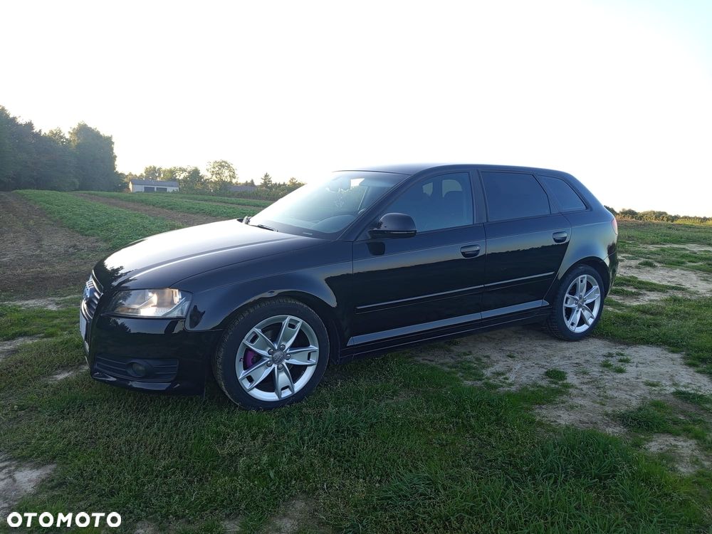 Audi A3 Sportback 2010 photo 2