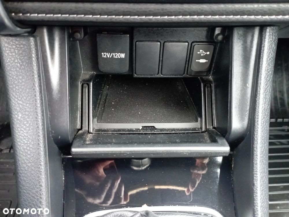 Toyota Auris 1.6 Premium - 22