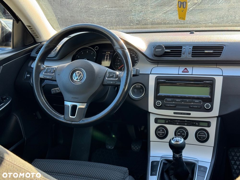 Volkswagen Passat 1.8 TSI R-Line Edition - 26