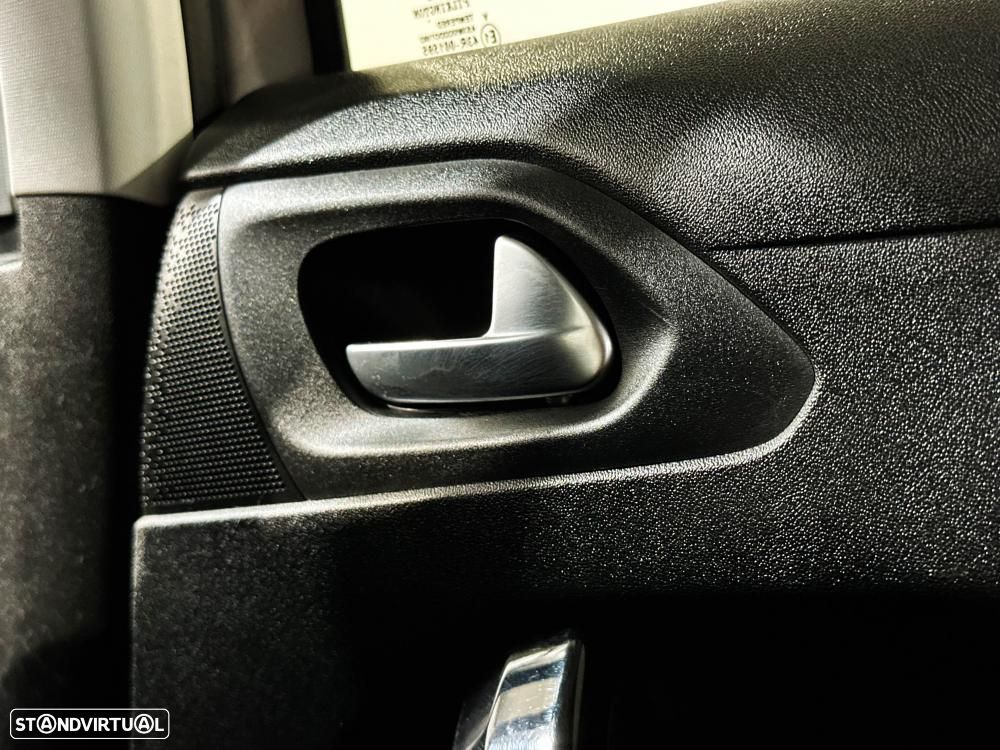 Peugeot 208 1.4 HDi Allure - 27