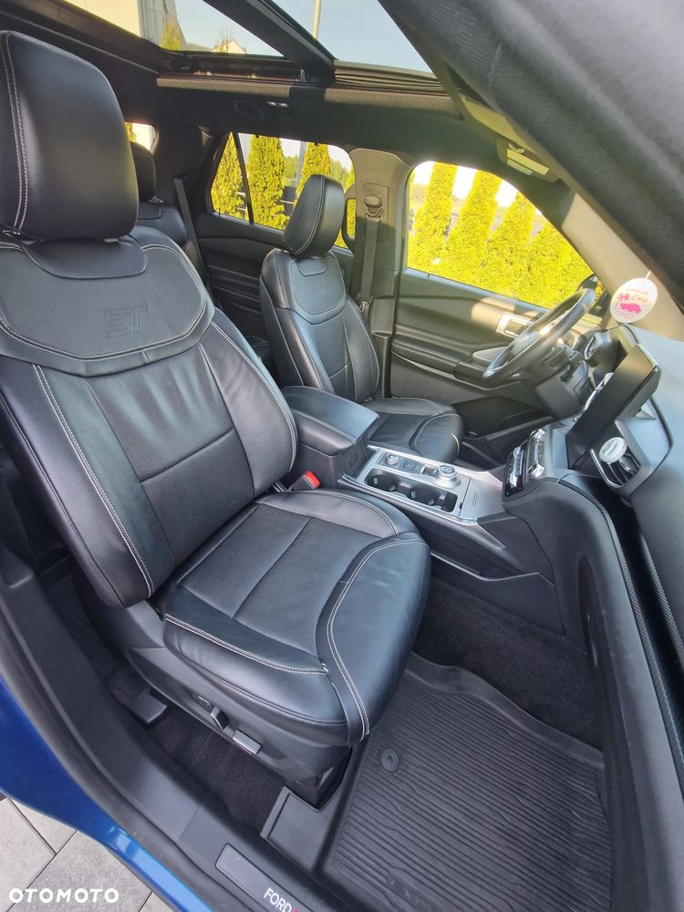 Ford Explorer EcoBoost Plug-in Hybrid ST-LINE - 14