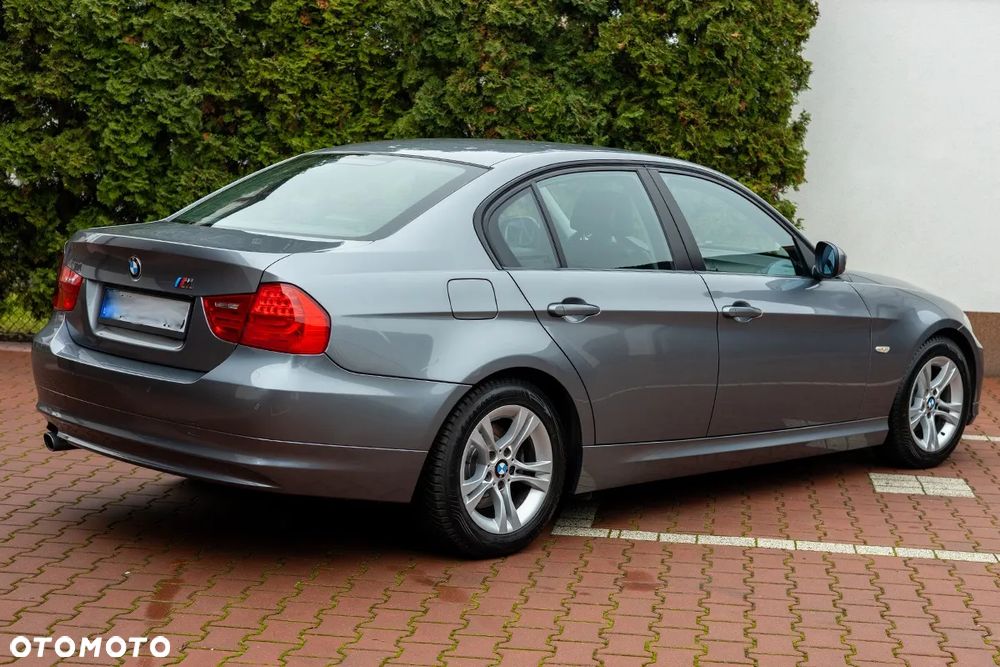 BMW Seria 3 318i Edition Sport - 5