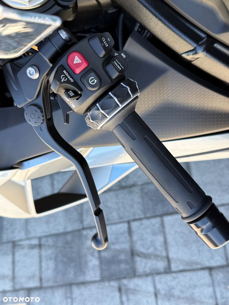 BMW R - 16