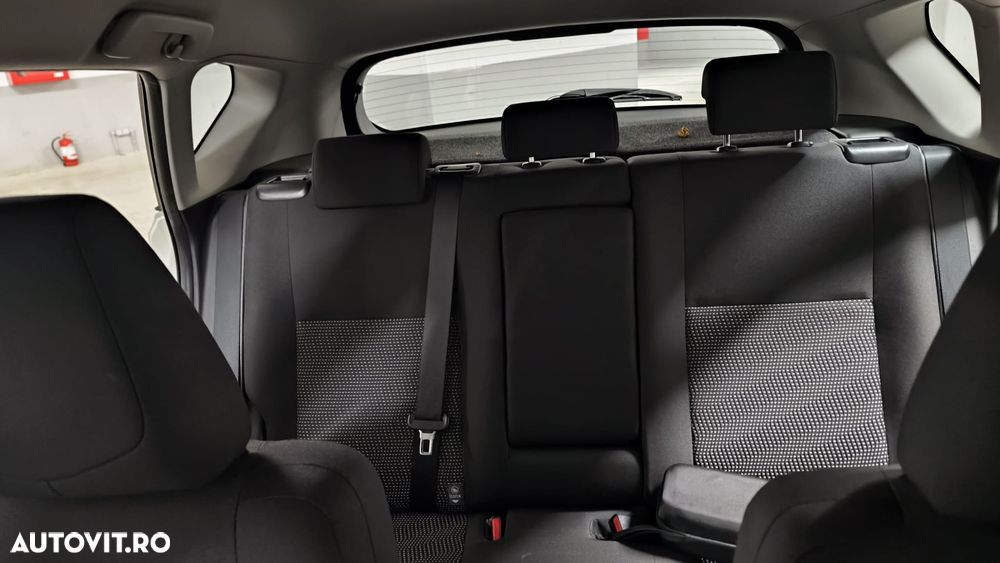 Toyota Auris 1.4 D-4D Terra - 3