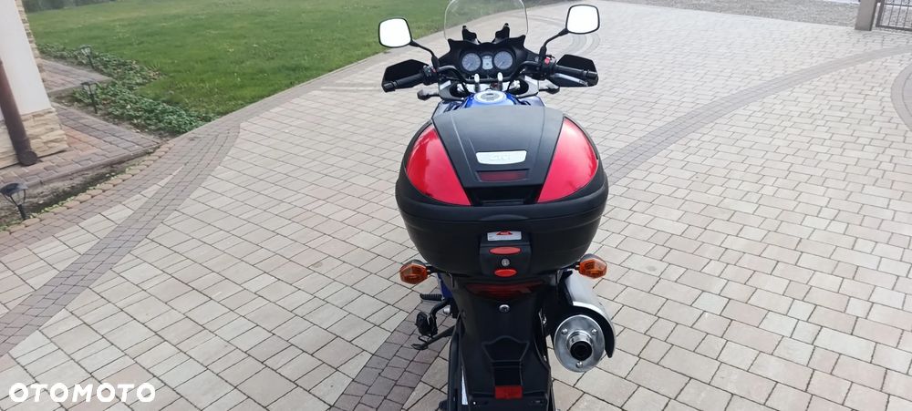 Suzuki V-STROM - 8