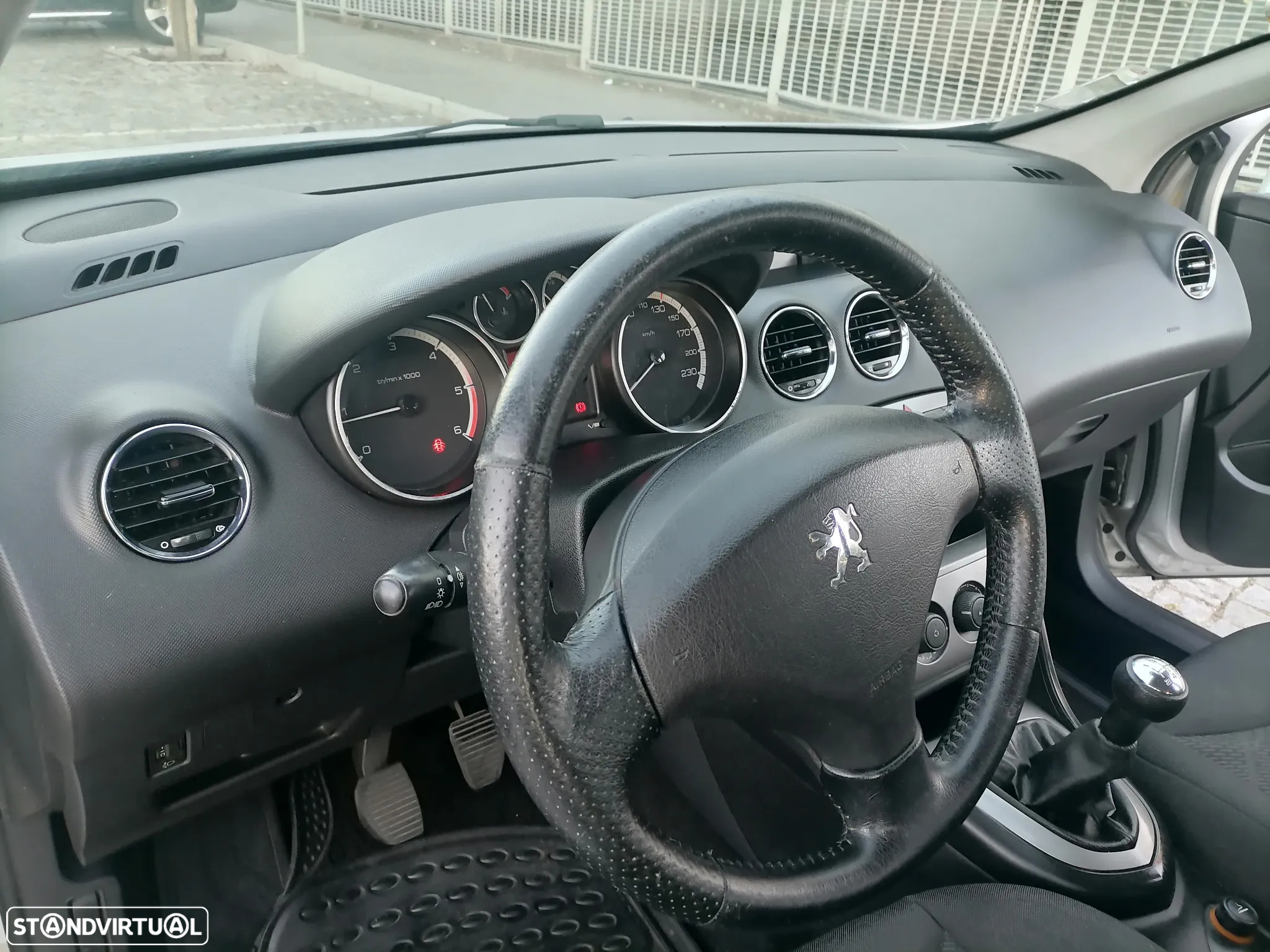 Peugeot 308 SW 1.6 HDi Executive - 10
