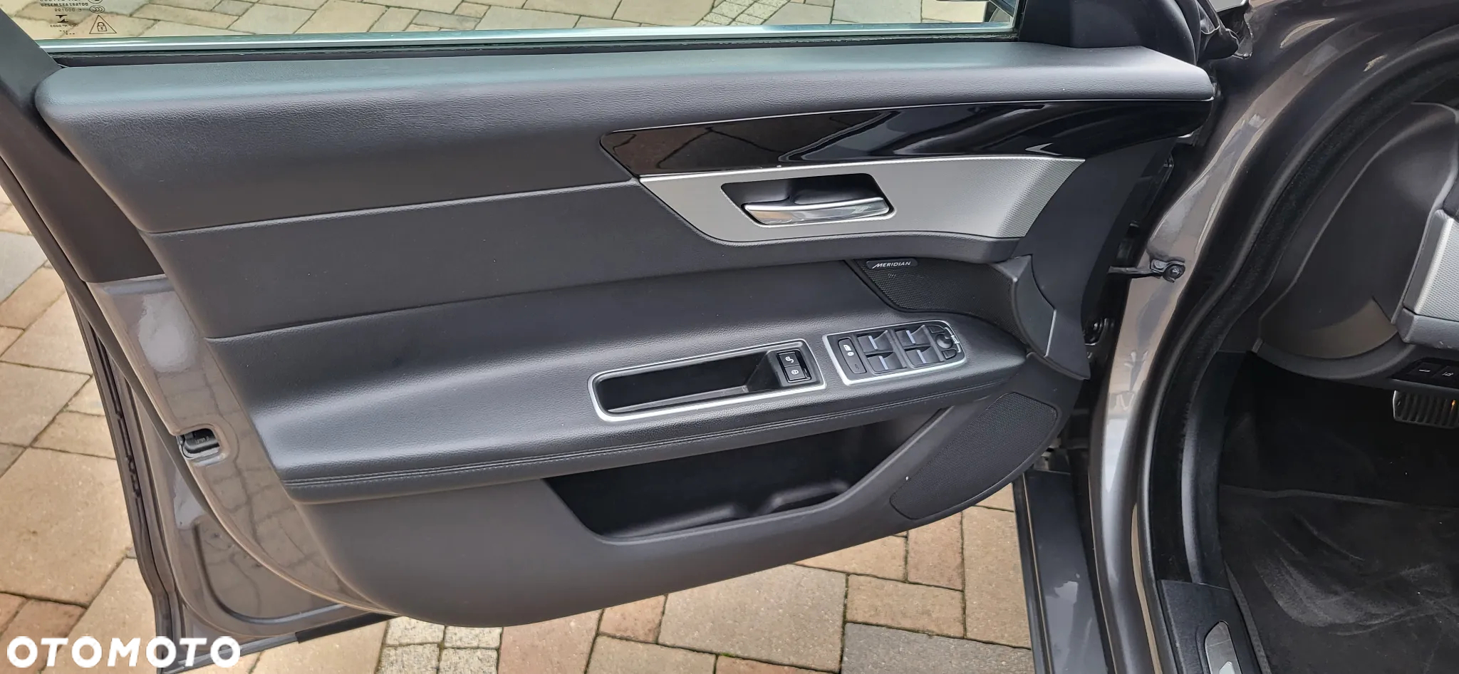 Jaguar XF 2.0 T Prestige - 13