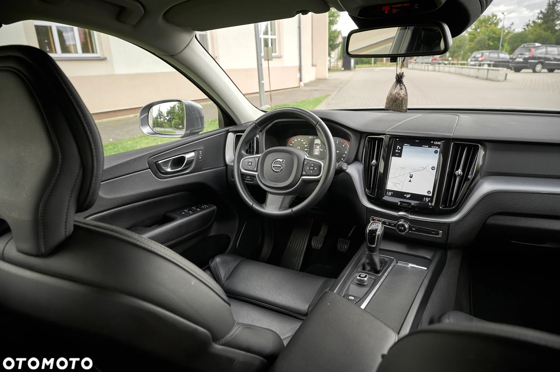 Volvo XC 60 D3 Momentum Pro - 34