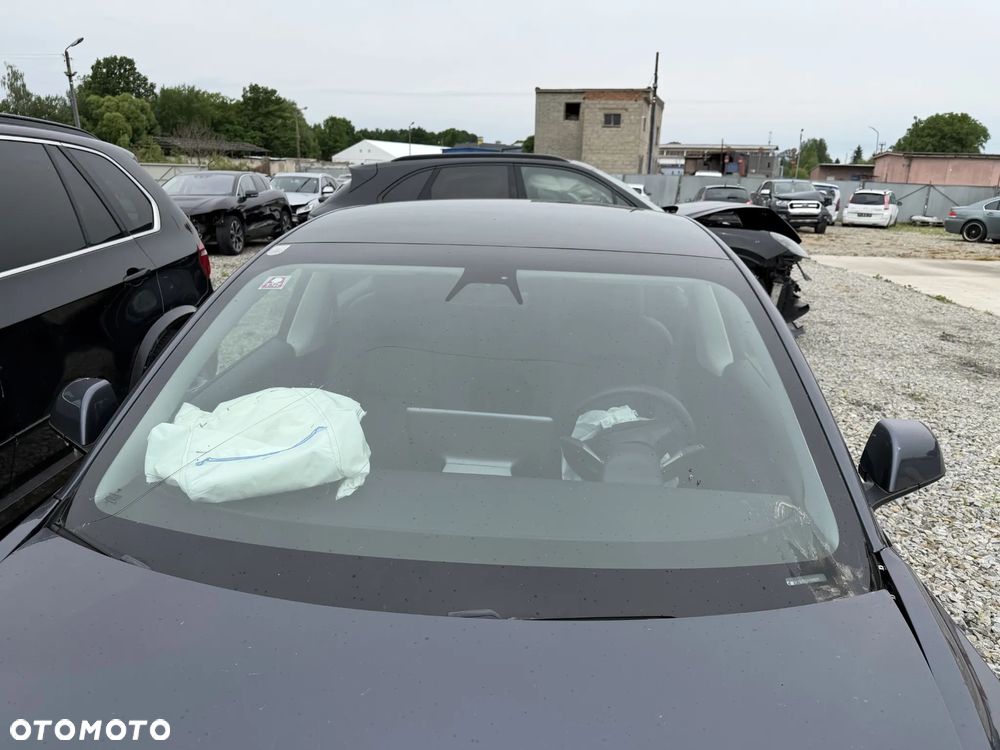 Tesla Model 3 - 9