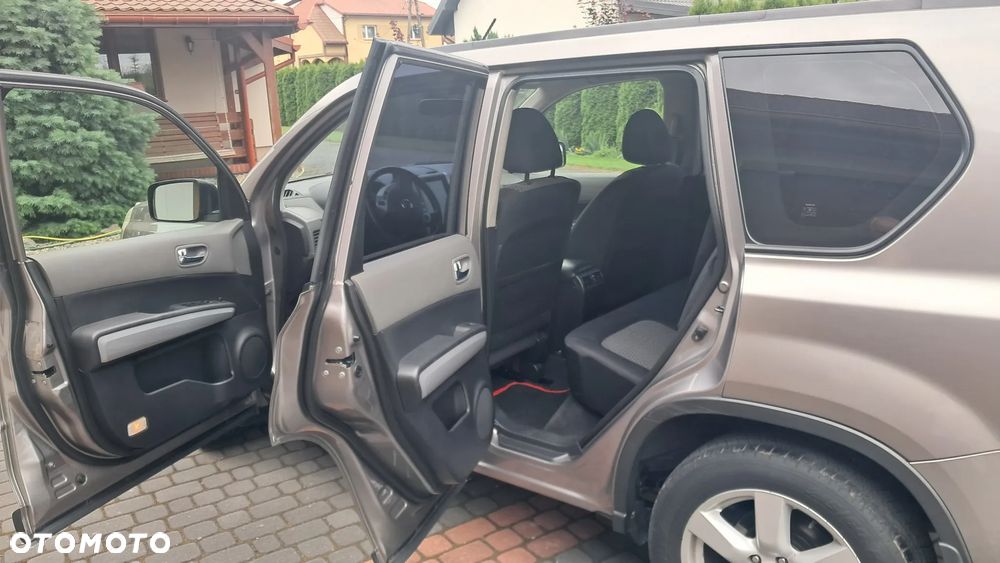 Nissan X-Trail 2.0 dCi 4x4 DPF LE - 11