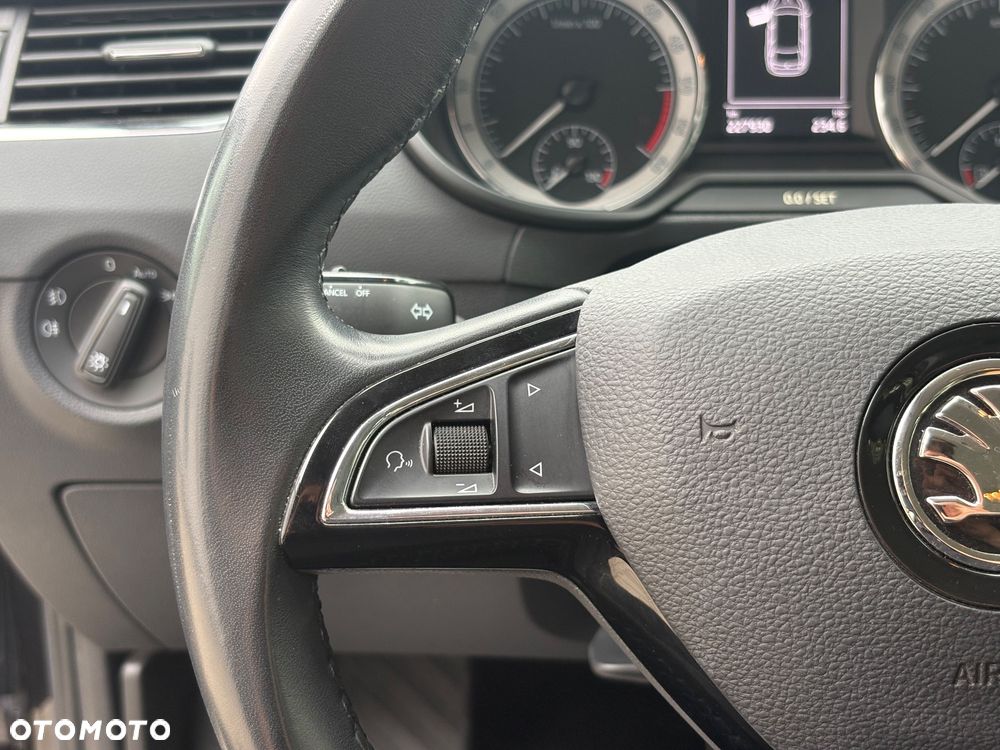 Skoda Octavia 2.0 TDI 4x4 DSG Clever - 15