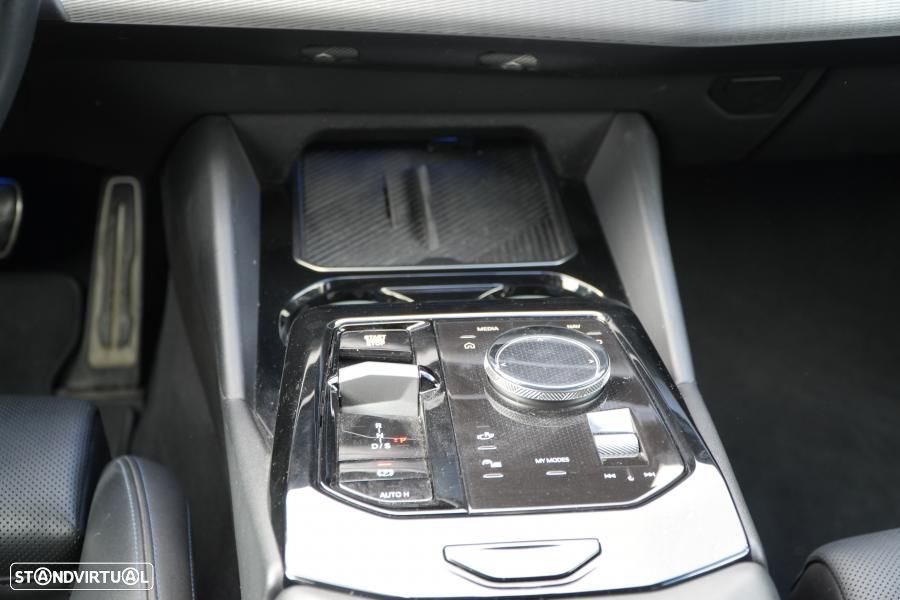 BMW 520 d Pack Desportivo M Auto - 13