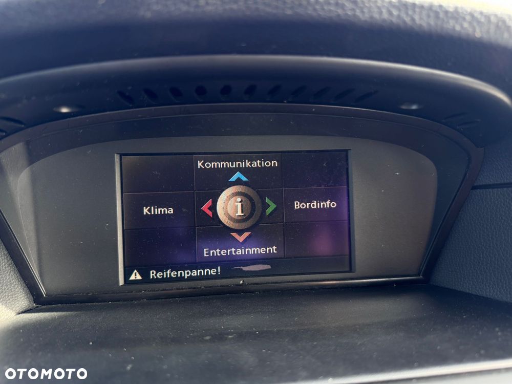 BMW Seria 5 520i - 14