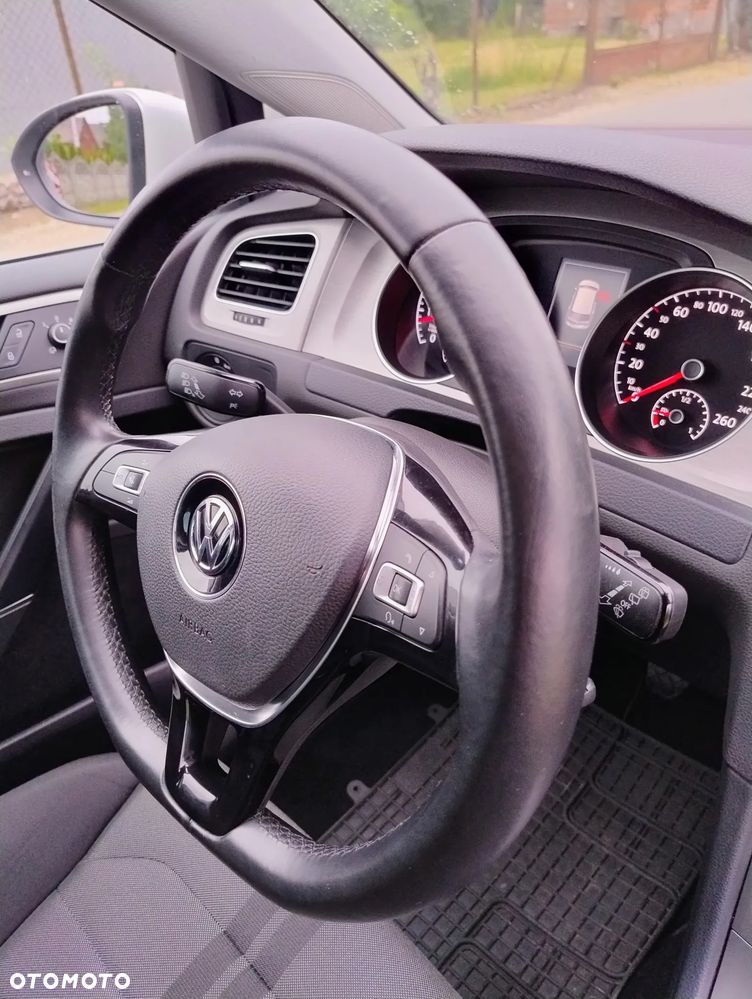 Volkswagen Golf - 21