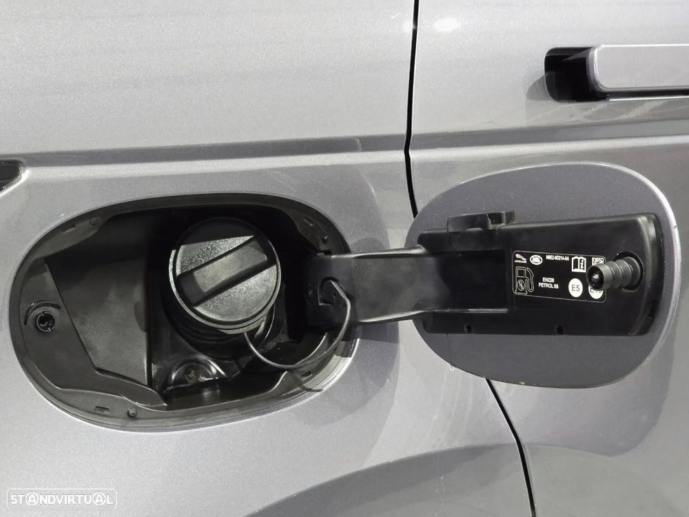 Land Rover Range Rover Evoque P300e R-Dynamic - 21