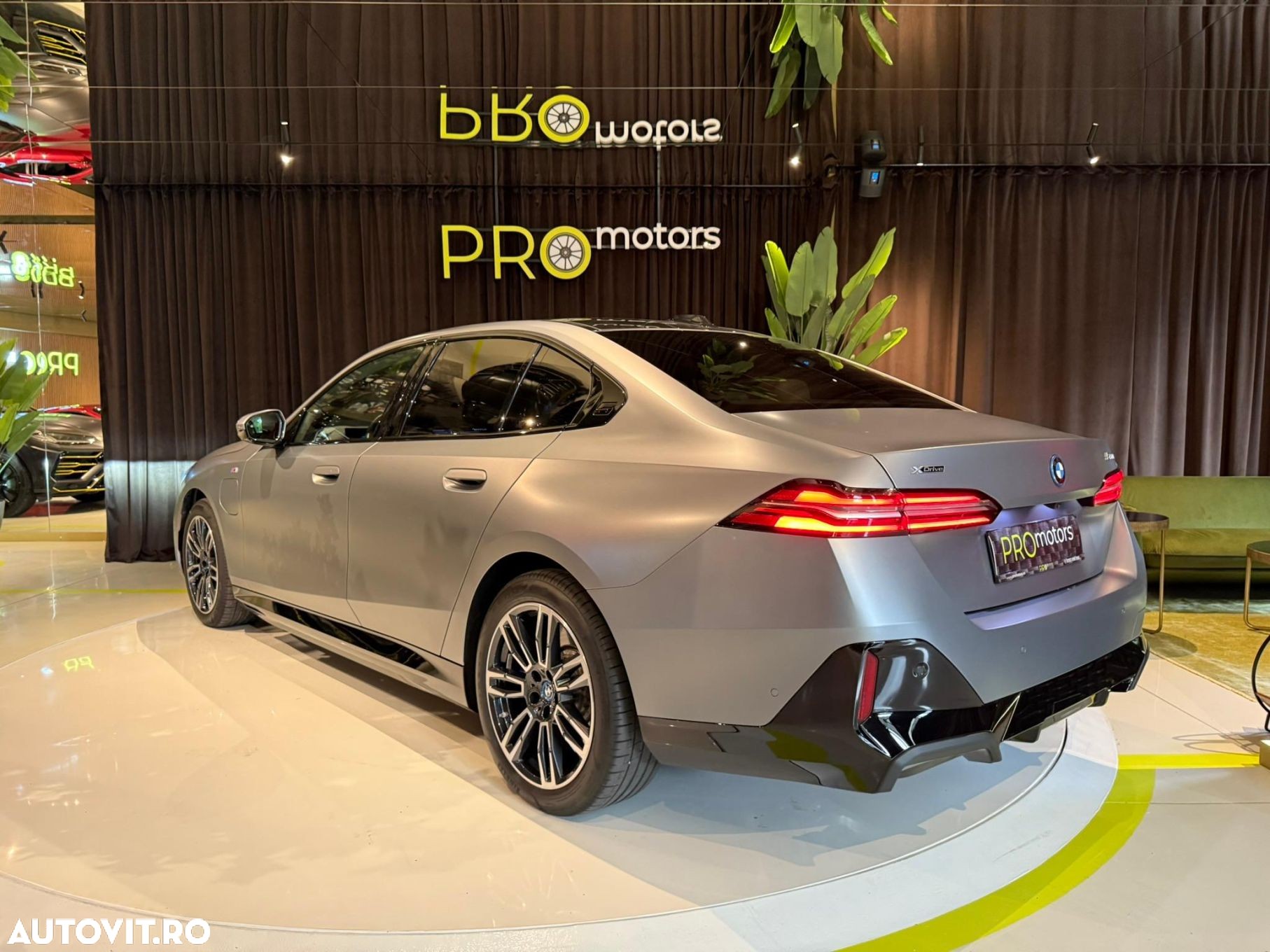 BMW Seria 5 550e xDrive AT PHEV - 27