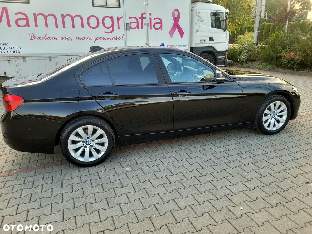BMW Seria 3 320i GPF xDrive Advantage - 11