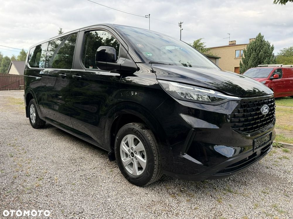 Ford Tourneo Custom - 8
