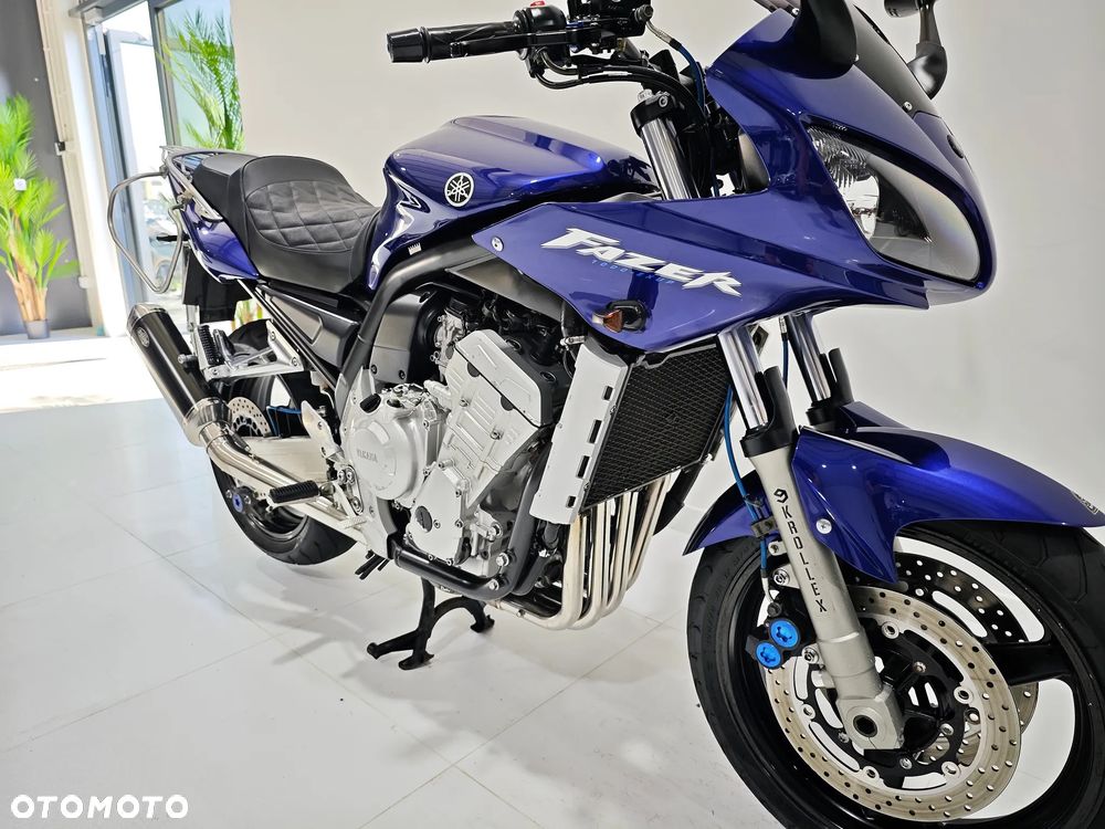 Yamaha FZS - 8