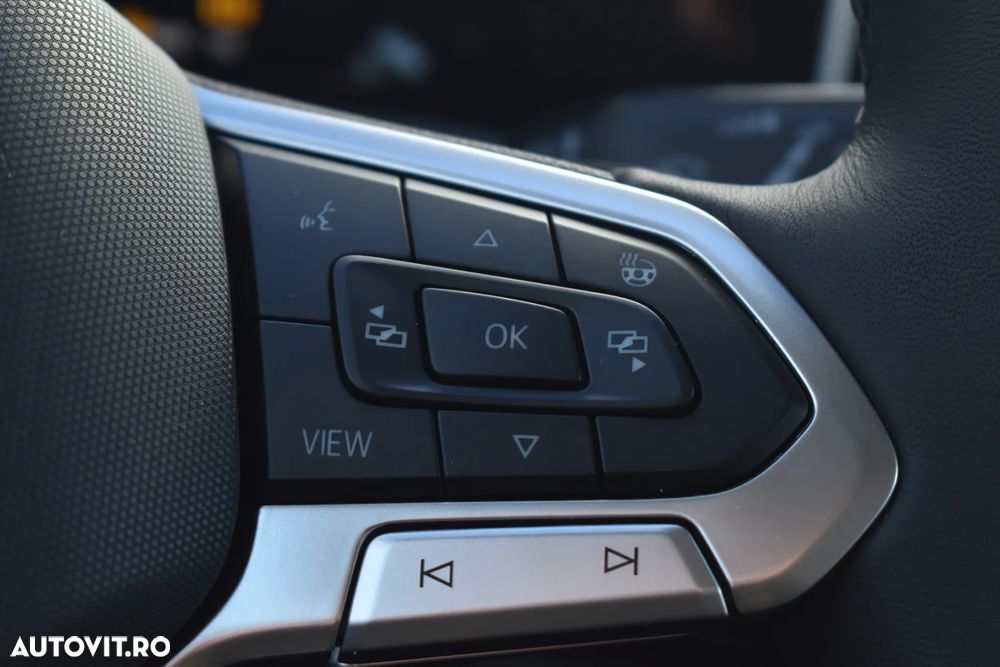 Volkswagen Golf 1.5 eTSI DSG MHEV Life - 36