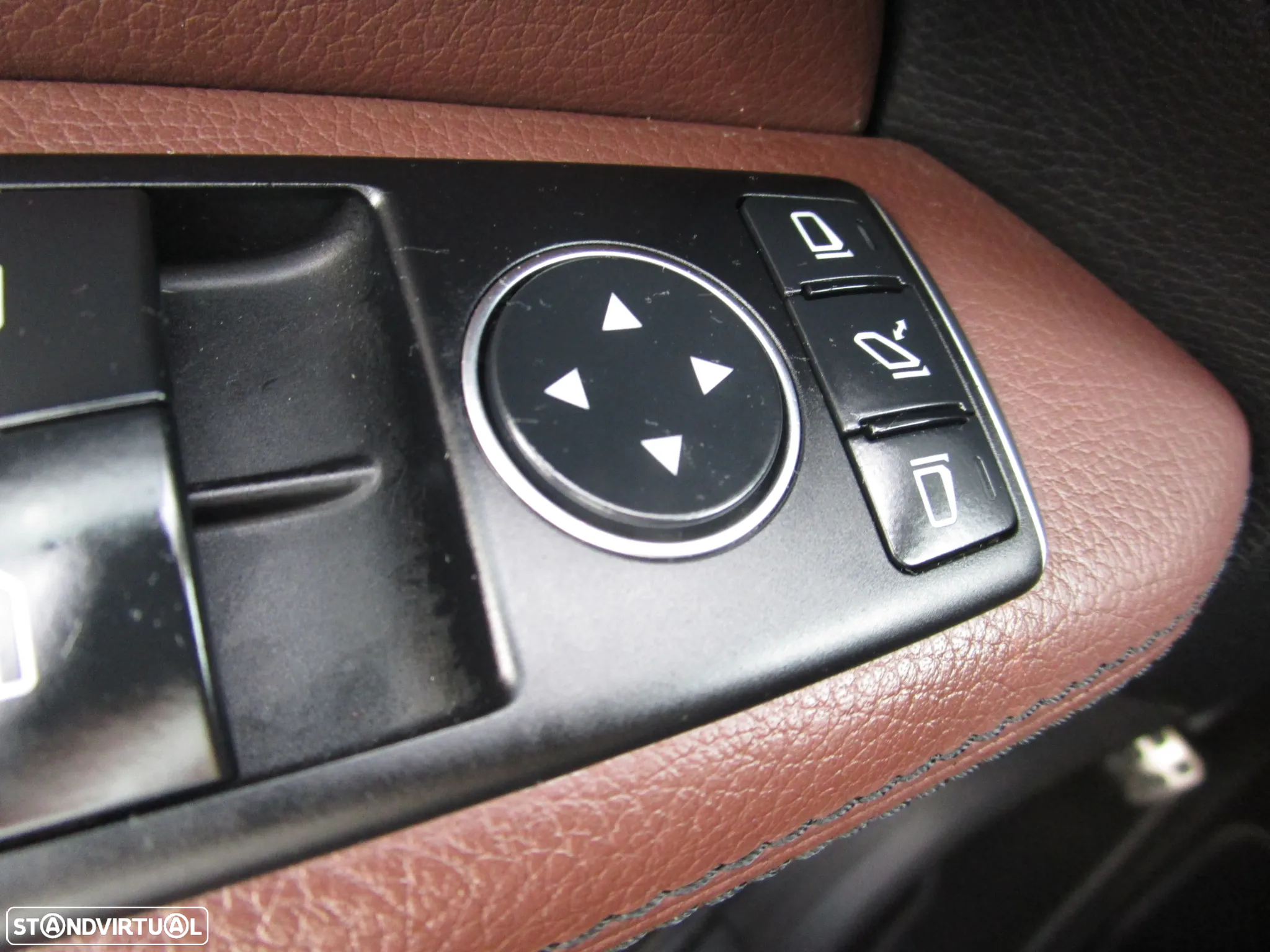 Mercedes-Benz E 300 Bluetec Hybrid Avantgarde - 41