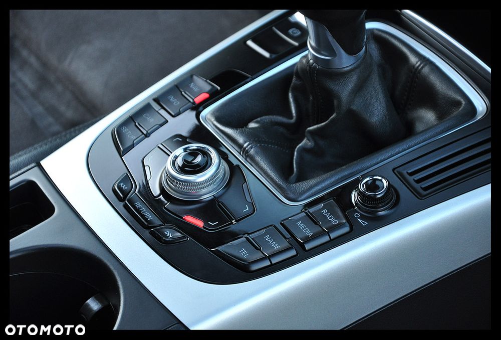 Audi A4 Avant 3.0 TDI DPF quattro S line Sportpaket (plus) - 32