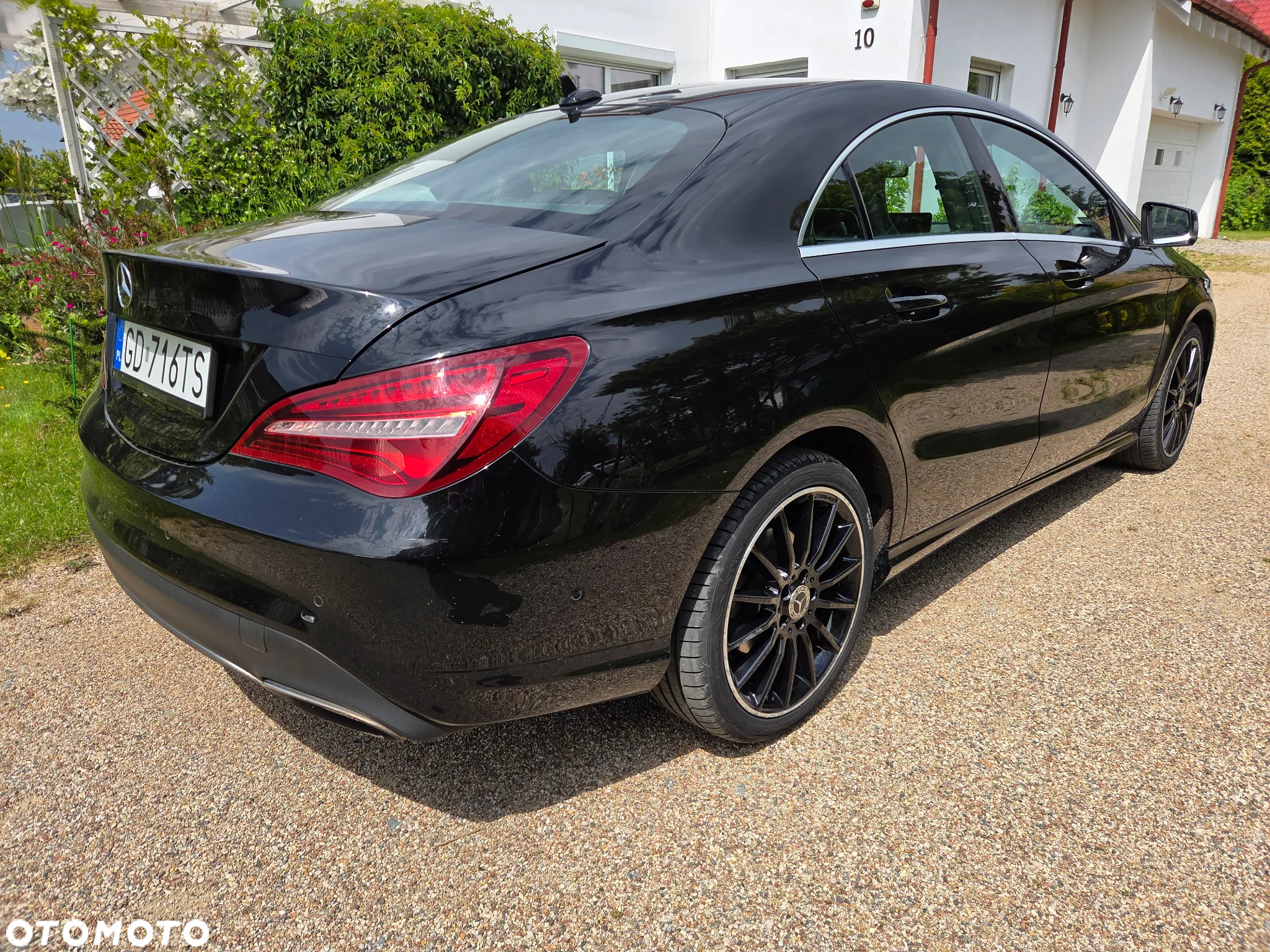 Mercedes-Benz CLA 180 7G-DCT Urban - 4