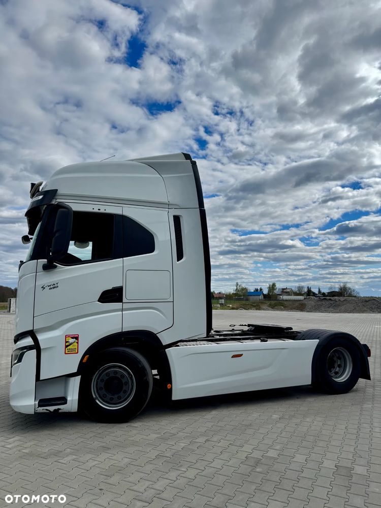 Iveco S-Way - 11