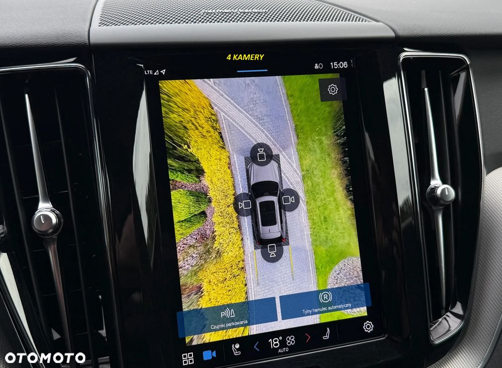 Volvo XC 60 B4 D AWD Plus Dark - 14