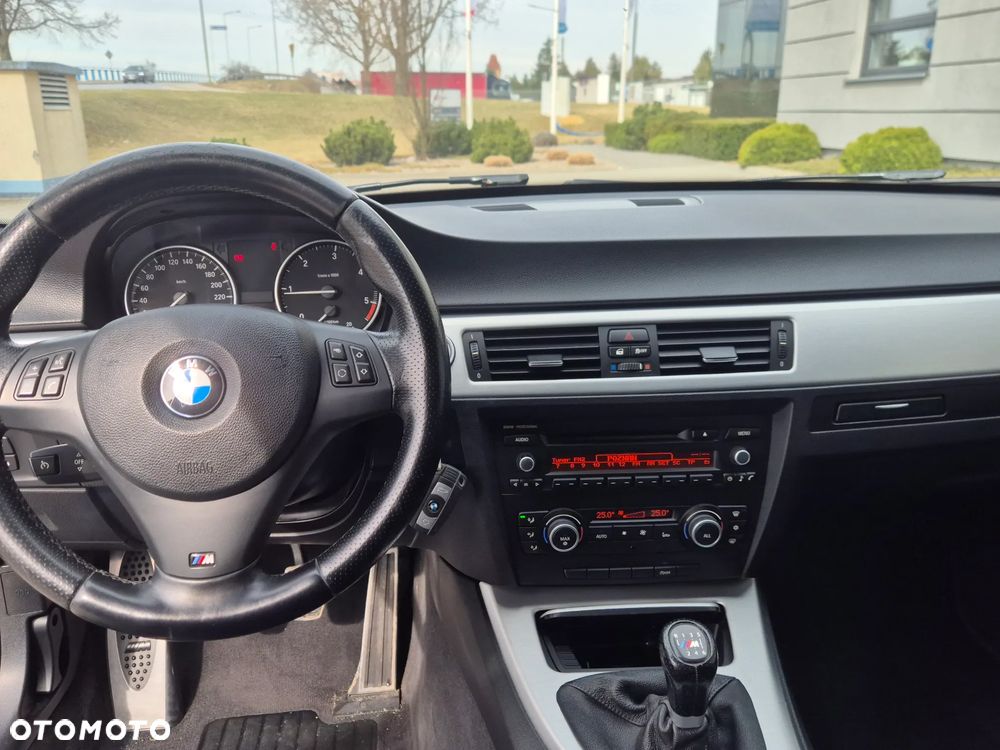 BMW Seria 3 318d M Sport - 8