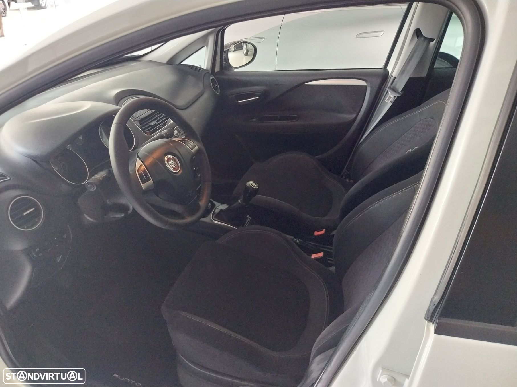 Fiat Punto 1.3 M-Jet Lounge S&S - 6