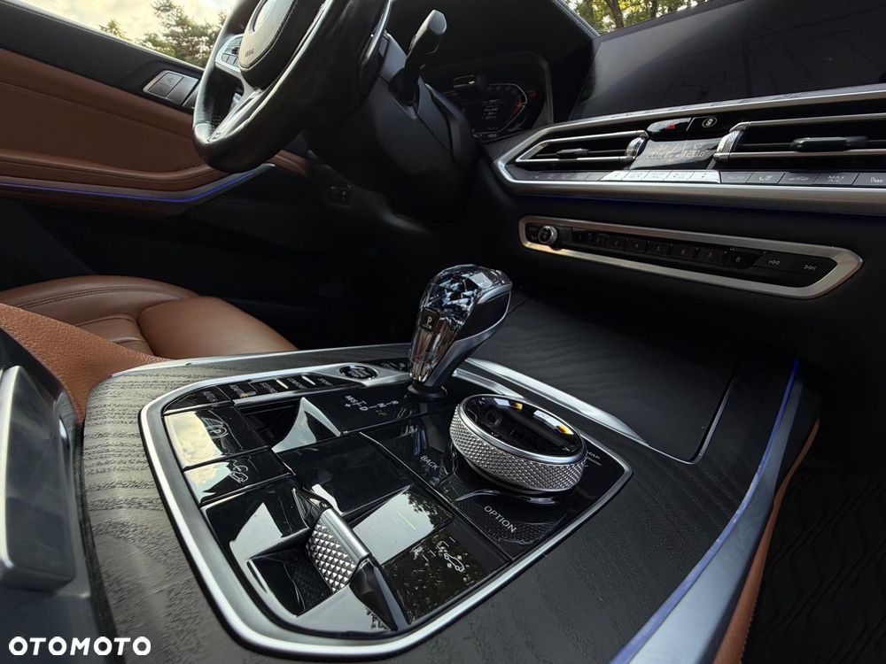 BMW X7 xDrive40d mHEV - 26