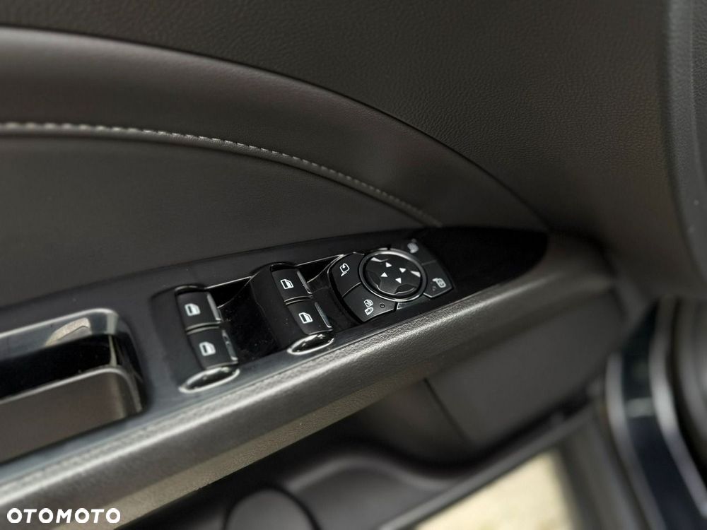 Ford Mondeo - 35