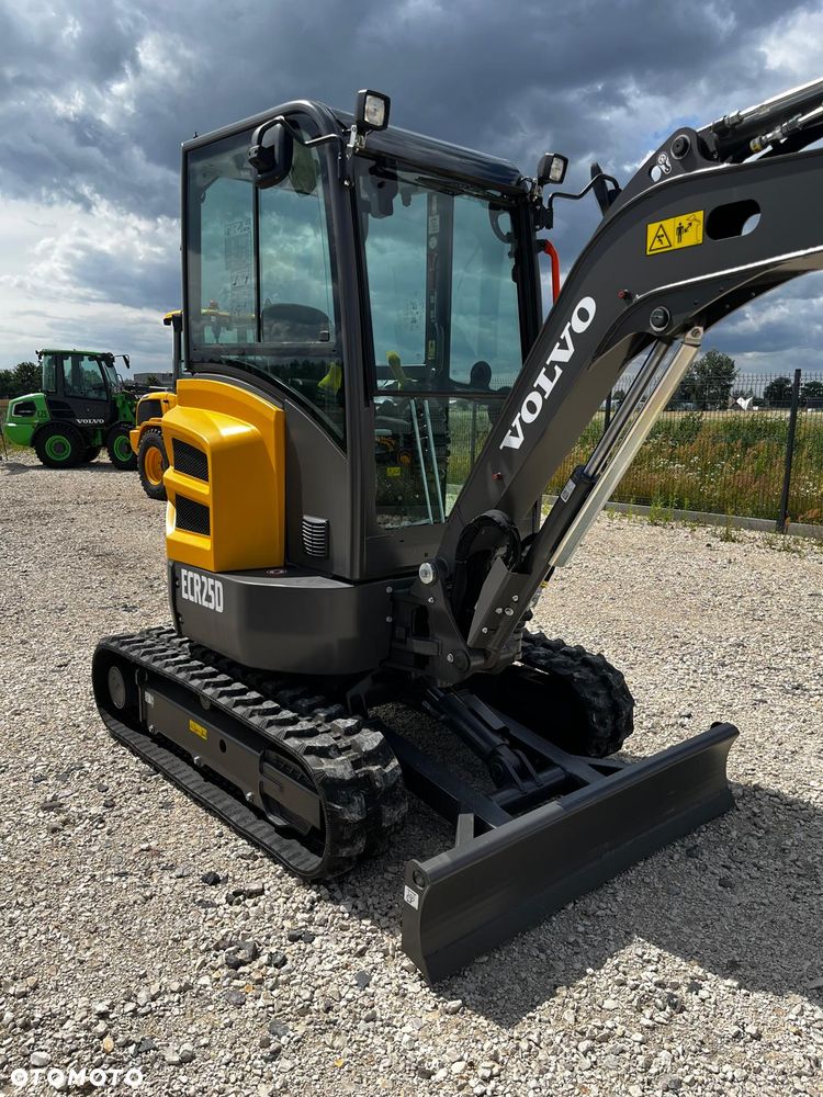 Volvo ECR25D rok prod. 2026, Nowa Koparka Dealer PL - 4