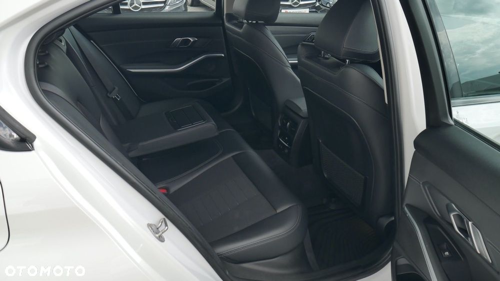BMW Seria 3 - 24