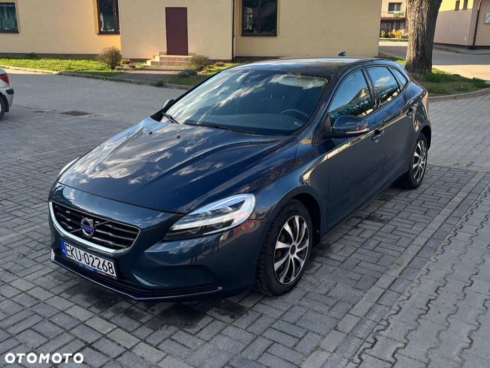 Volvo V40 D2 Drive-E Momentum - 1