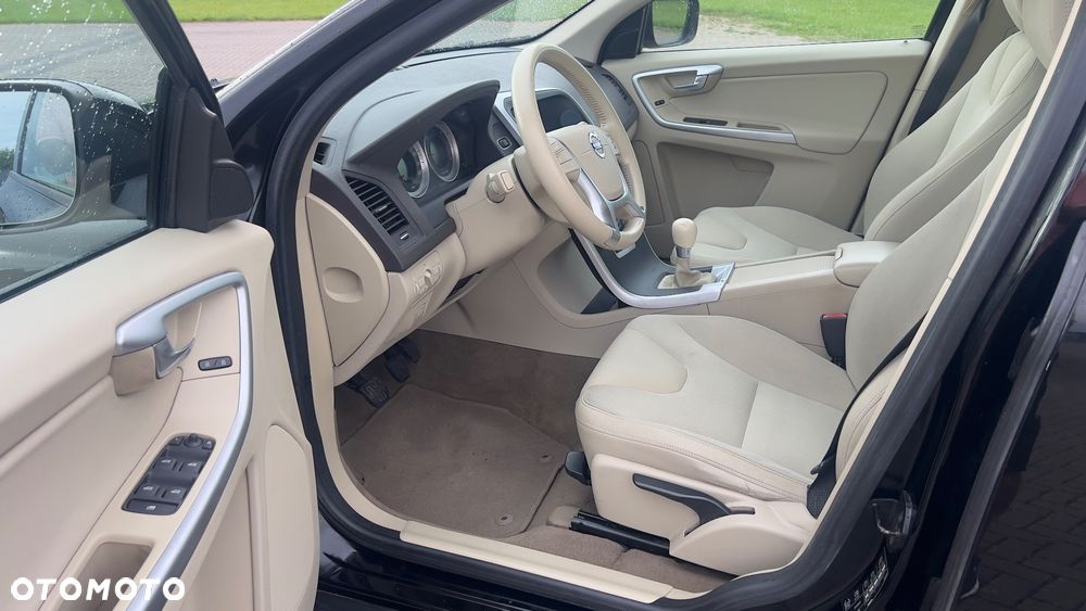 Volvo XC 60 D5 AWD RDesign - 24