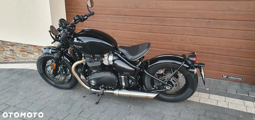 Triumph Bonneville Bobber - 3