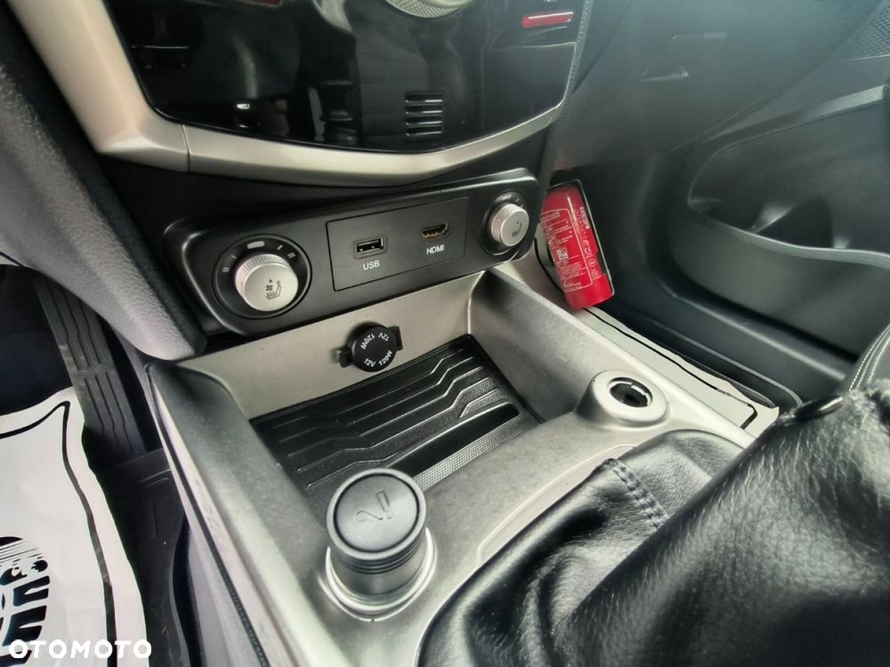 SsangYong/KGM Tivoli - 10