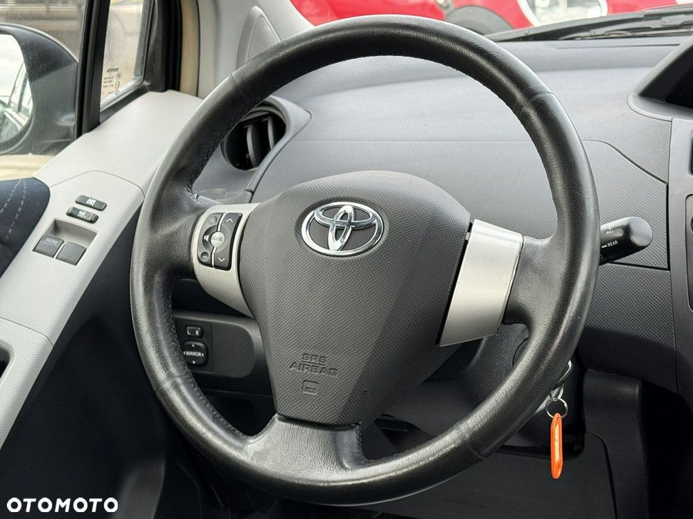 Toyota Yaris - 21