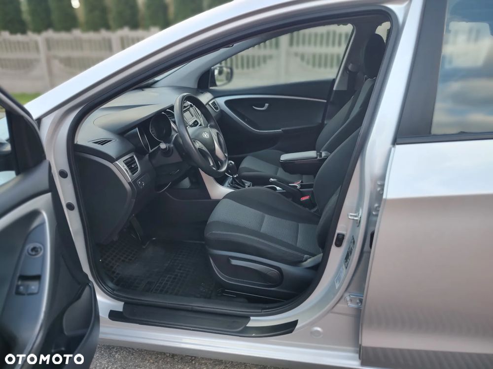 Hyundai i30 1.6 Classic + - 7