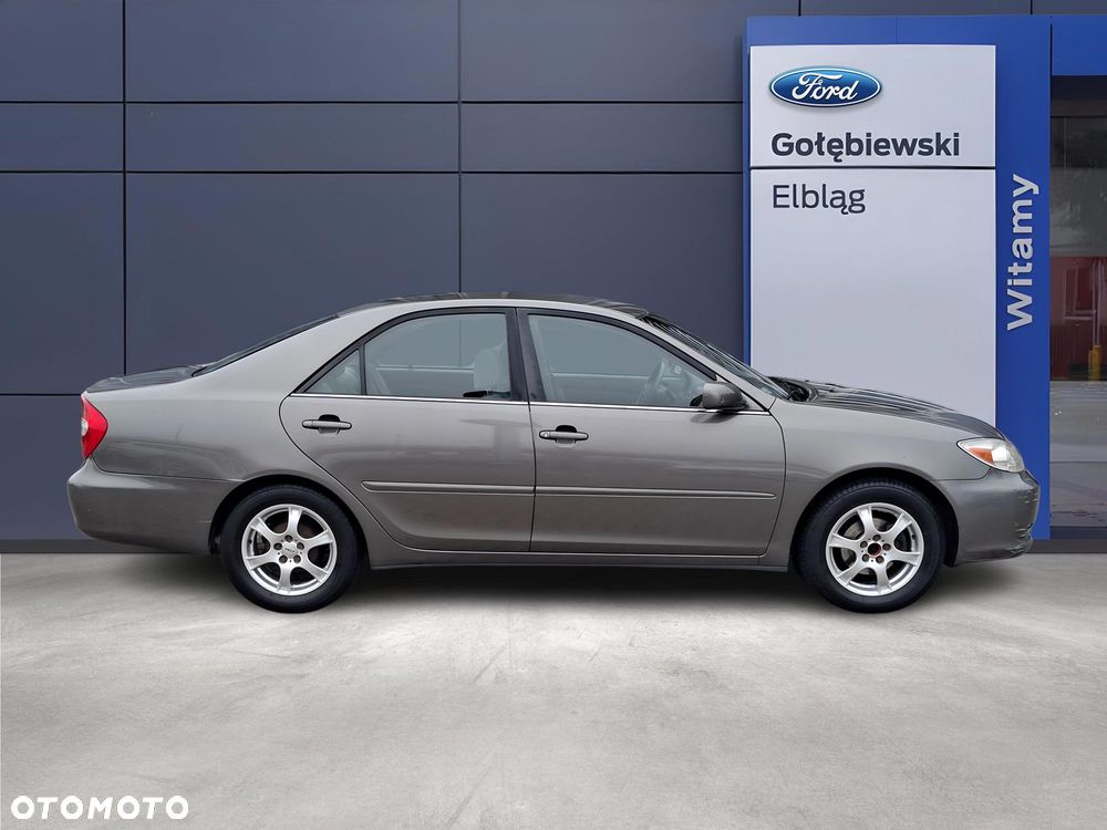 Toyota Camry 2.4 XLE - 7