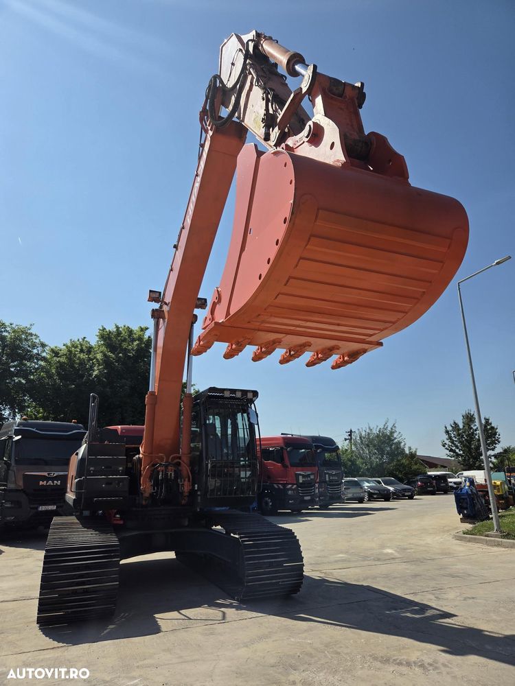 Hitachi ZX300LC-6, 2020, 8.155h, cupa NOUA 1,8m, 31,3 tone, protectie cabina, inst picon pe brate, gresare automata, lant 90% bun doar 700h deplasare, ad sapare 8m, motor Isuzu, 3 pompe hidr HITACHI, camera spate si laterale, STARE BUNA, 94.900 Eur+Tva - 21