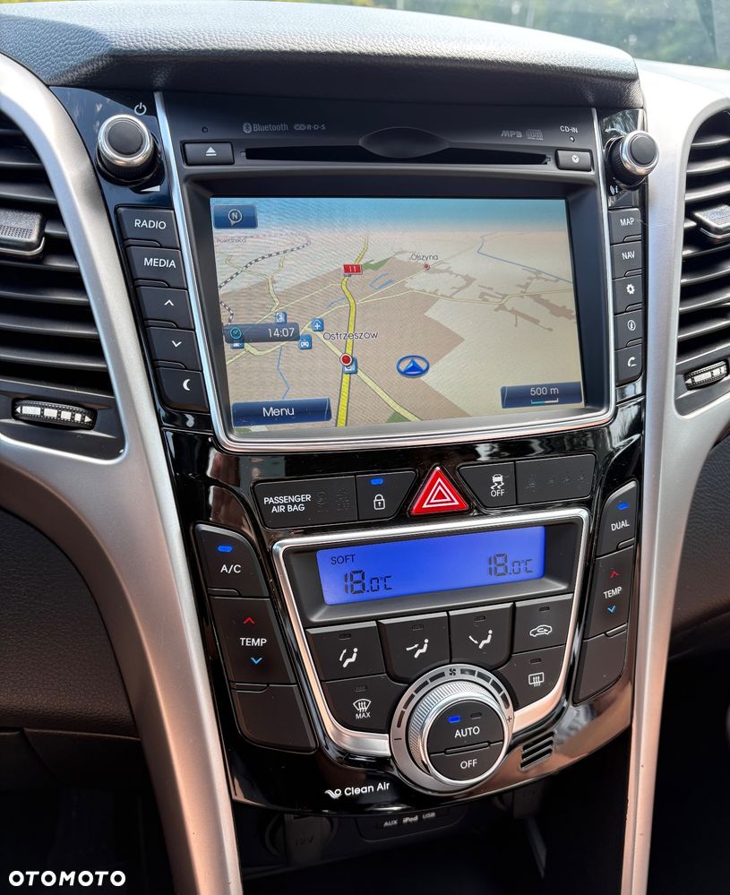 Hyundai i30 blue Kombi 1.6 GDi Style - 23