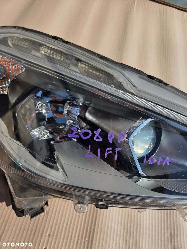 Lampa przednia prawa Peugeot 208 I LIFT  9810805880 - 4