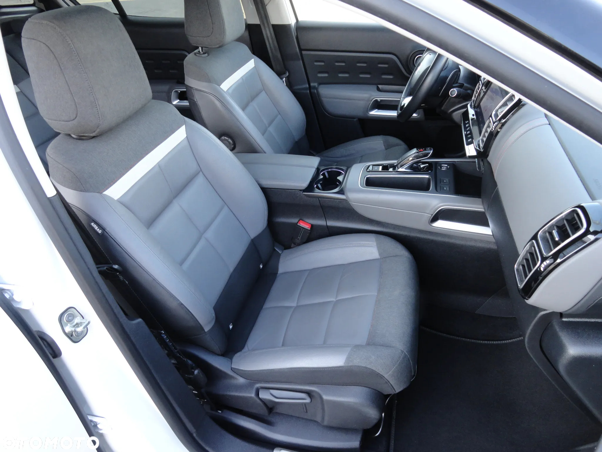 Citroën C5 Aircross 1.6 PureTech Shine EAT8 - 11