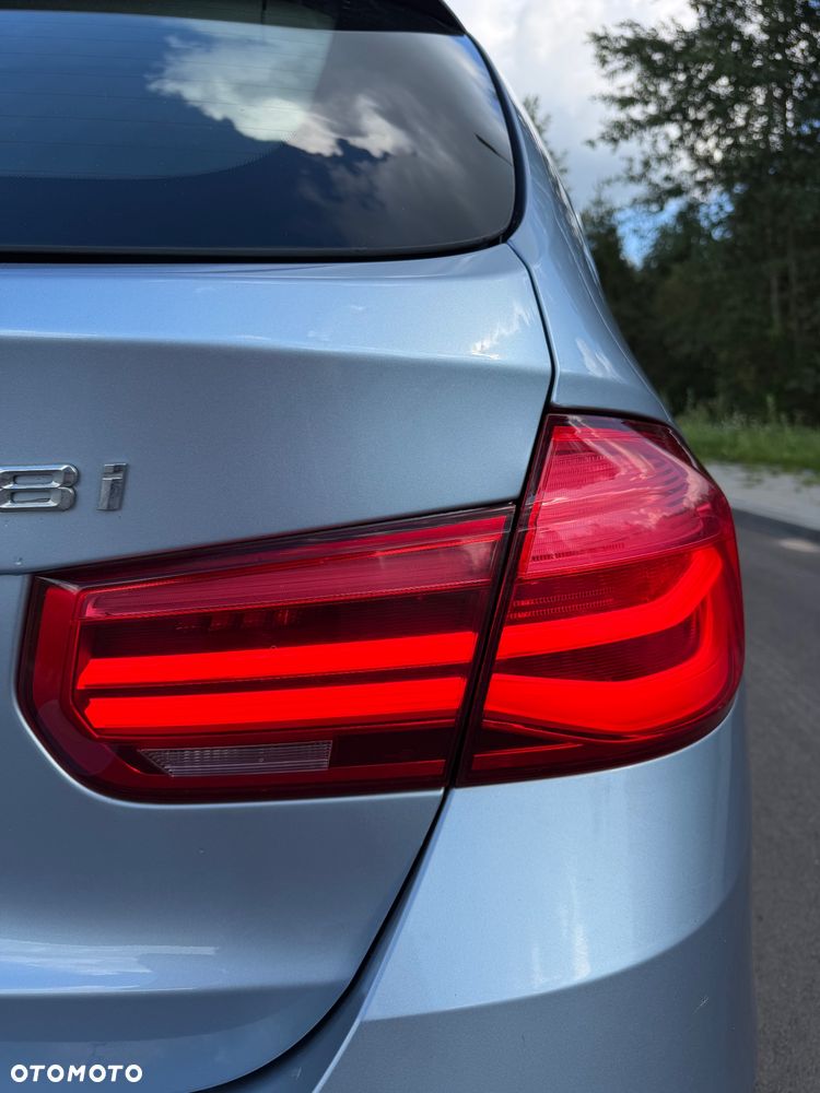BMW Seria 3 328i xDrive Luxury Line - 9