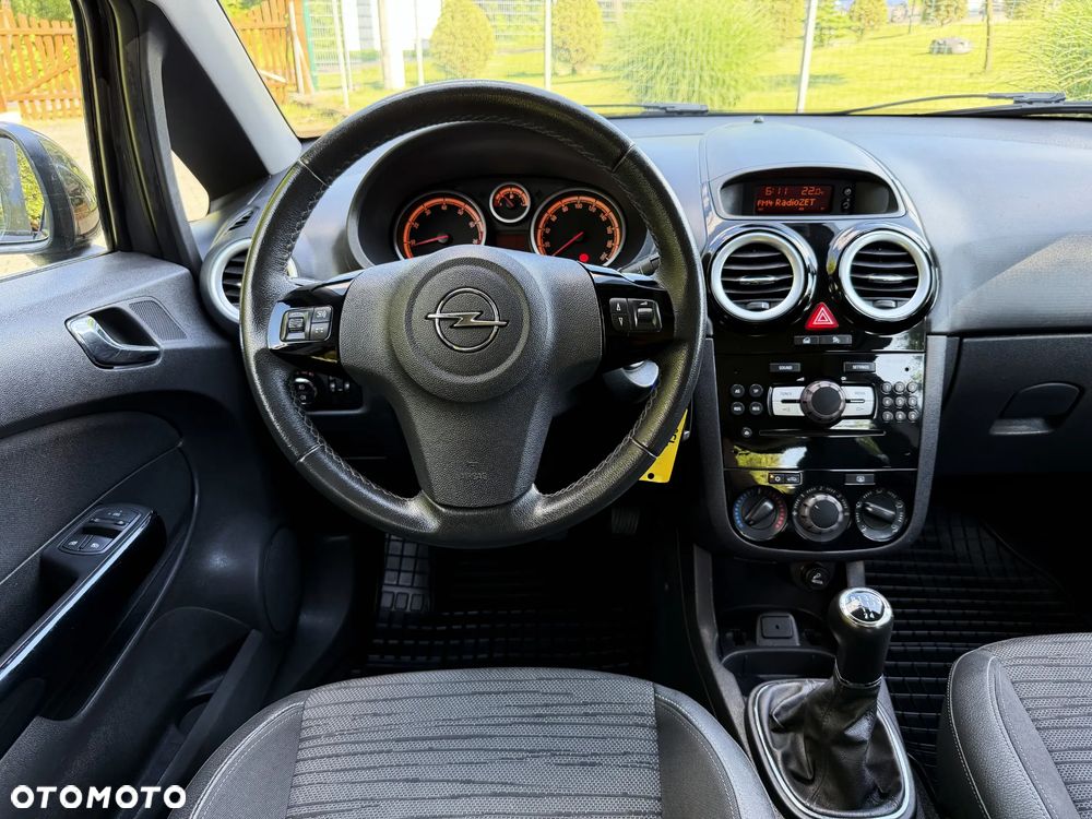 Opel Corsa 1.2 16V Cosmo - 38